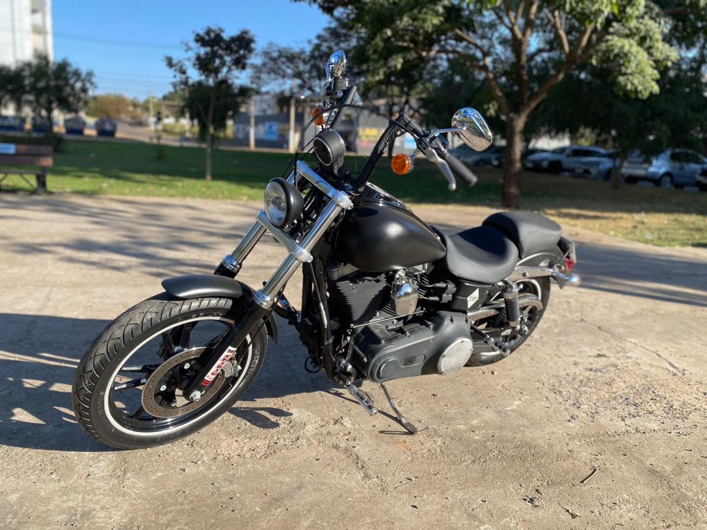 Harley-Davidson Dyna Super Glide 1600 2008/2008 - Chibiu Motos - Motos Nacionais e Importadas, Oficina Especializada, Loja de PeÃ§as, AcessÃ³rios e Boutique - Patos de Minas/MG