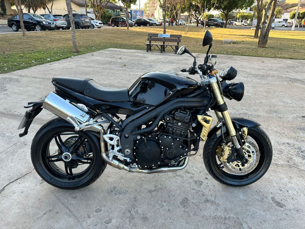 Triumph SPEED TRIPLE 1050 2006/2007 - Chibiu Motos - Motos Nacionais e Importadas, Oficina Especializada, Loja de PeÃ§as, AcessÃ³rios e Boutique - Patos de Minas/MG