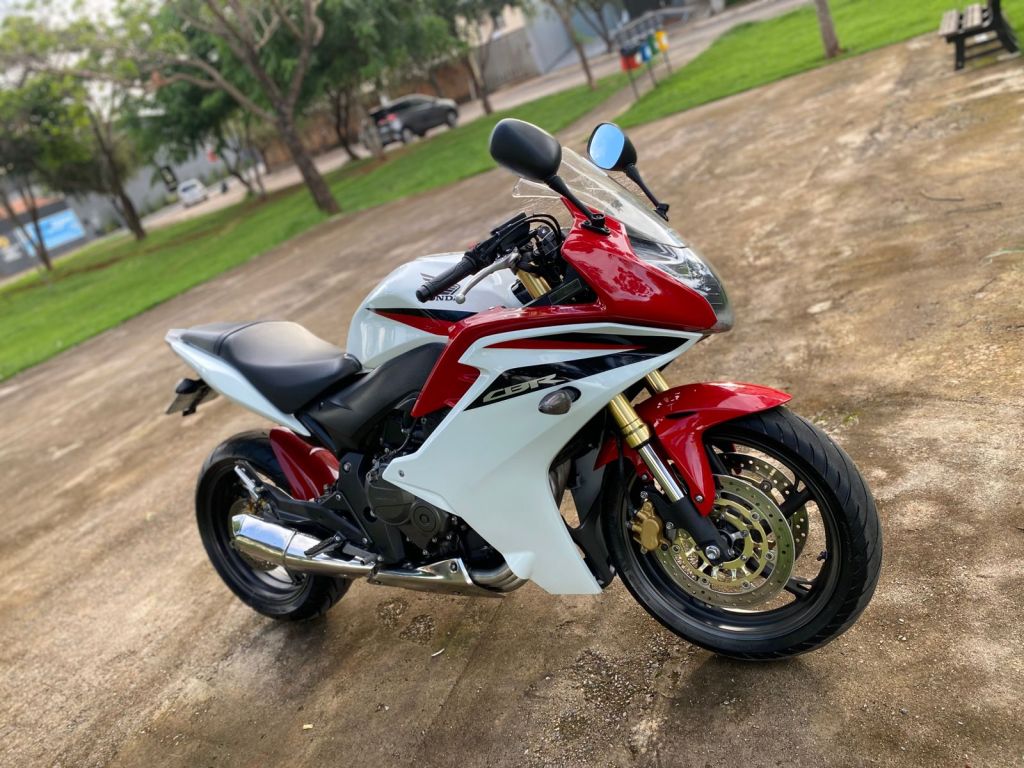 Honda CBR 600 F 2013/2013 - Chibiu Motos - Motos Nacionais e Importadas, Oficina Especializada, Loja de PeÃ§as, AcessÃ³rios e Boutique - Patos de Minas/MG