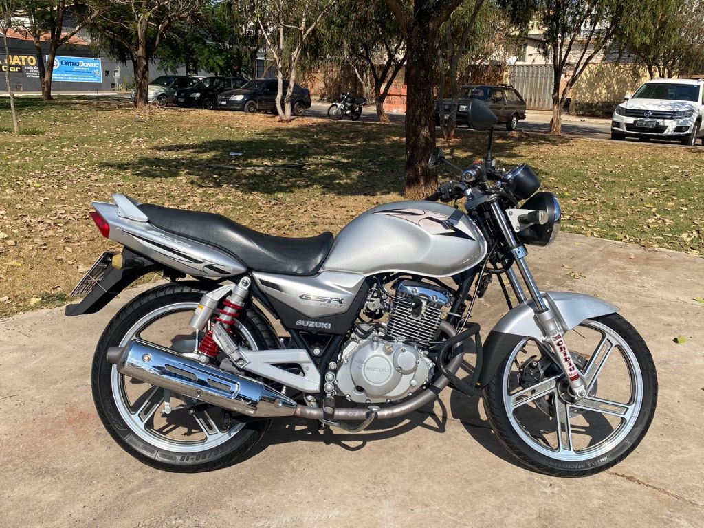 Suzuki GSR 150i  2012/2013 - Chibiu Motos - Motos Nacionais e Importadas, Oficina Especializada, Loja de PeÃ§as, AcessÃ³rios e Boutique - Patos de Minas/MG