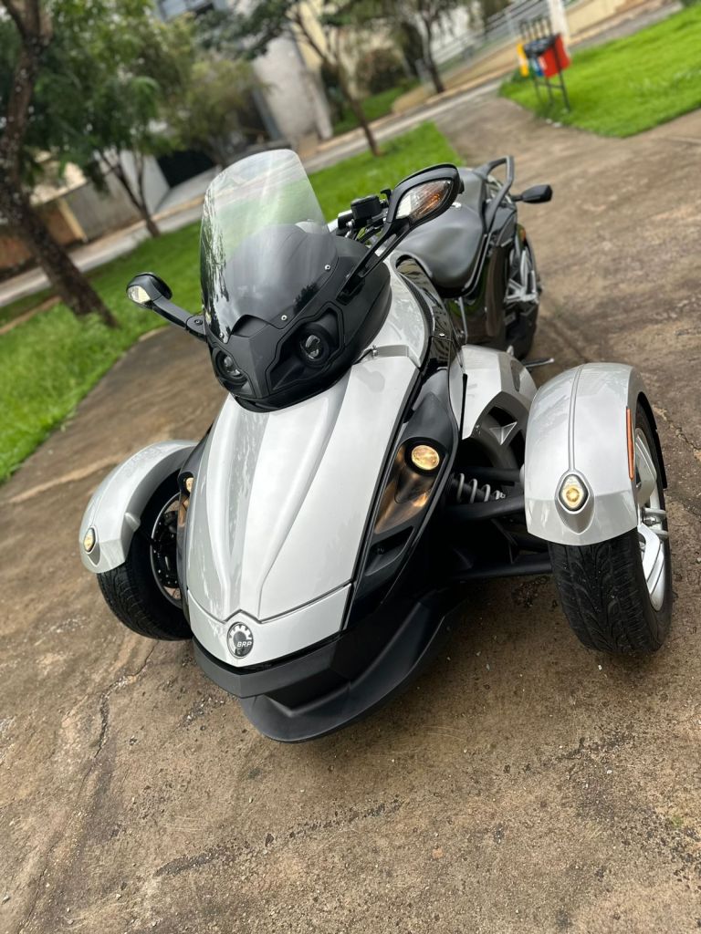 BRP Can Am Spyder 2008/2008 - Chibiu Motos - Motos Nacionais e Importadas, Oficina Especializada, Loja de PeÃ§as, AcessÃ³rios e Boutique - Patos de Minas/MG