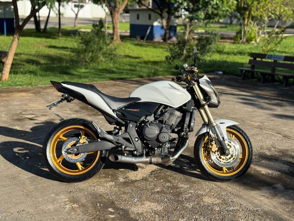 Honda CB 600 Hornet 2011/2012 - Chibiu Motos - Motos Nacionais e Importadas, Oficina Especializada, Loja de PeÃ§as, AcessÃ³rios e Boutique - Patos de Minas/MG