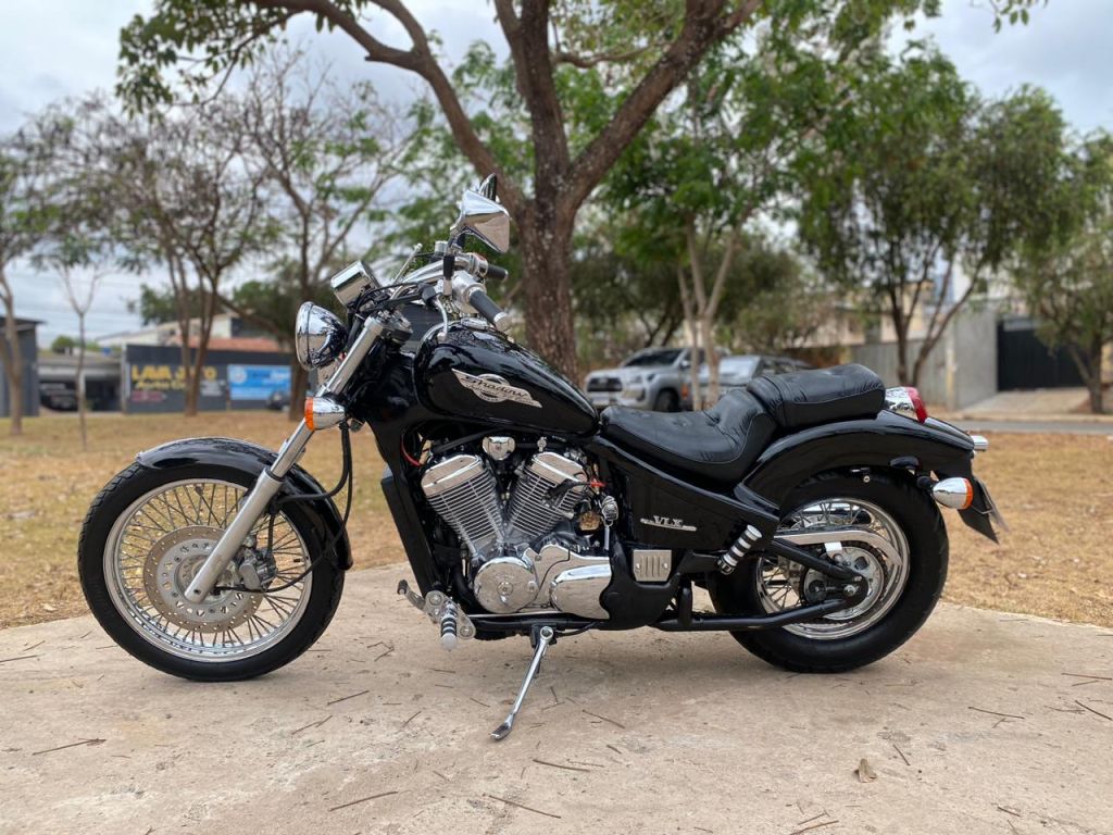 Honda SHADOW 600 2004/2004 - Chibiu Motos - Motos Nacionais e Importadas, Oficina Especializada, Loja de PeÃ§as, AcessÃ³rios e Boutique - Patos de Minas/MG