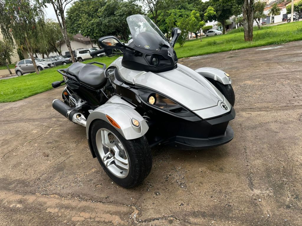 BRP Can Am Spyder 2008/2008 - Chibiu Motos - Motos Nacionais e Importadas, Oficina Especializada, Loja de PeÃ§as, AcessÃ³rios e Boutique - Patos de Minas/MG