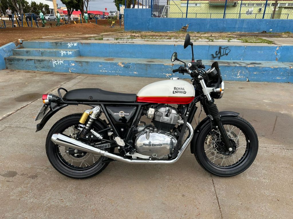 ROYAL ENFIELD  INTERCEPTOR 650 2020/2021 - Chibiu Motos - Motos Nacionais e Importadas, Oficina Especializada, Loja de PeÃ§as, AcessÃ³rios e Boutique - Patos de Minas/MG