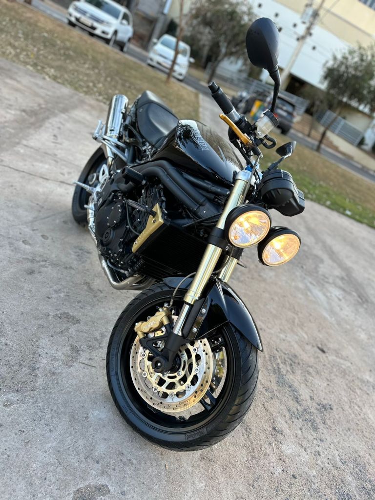 Triumph SPEED TRIPLE 1050 2006/2007 - Chibiu Motos - Motos Nacionais e Importadas, Oficina Especializada, Loja de PeÃ§as, AcessÃ³rios e Boutique - Patos de Minas/MG