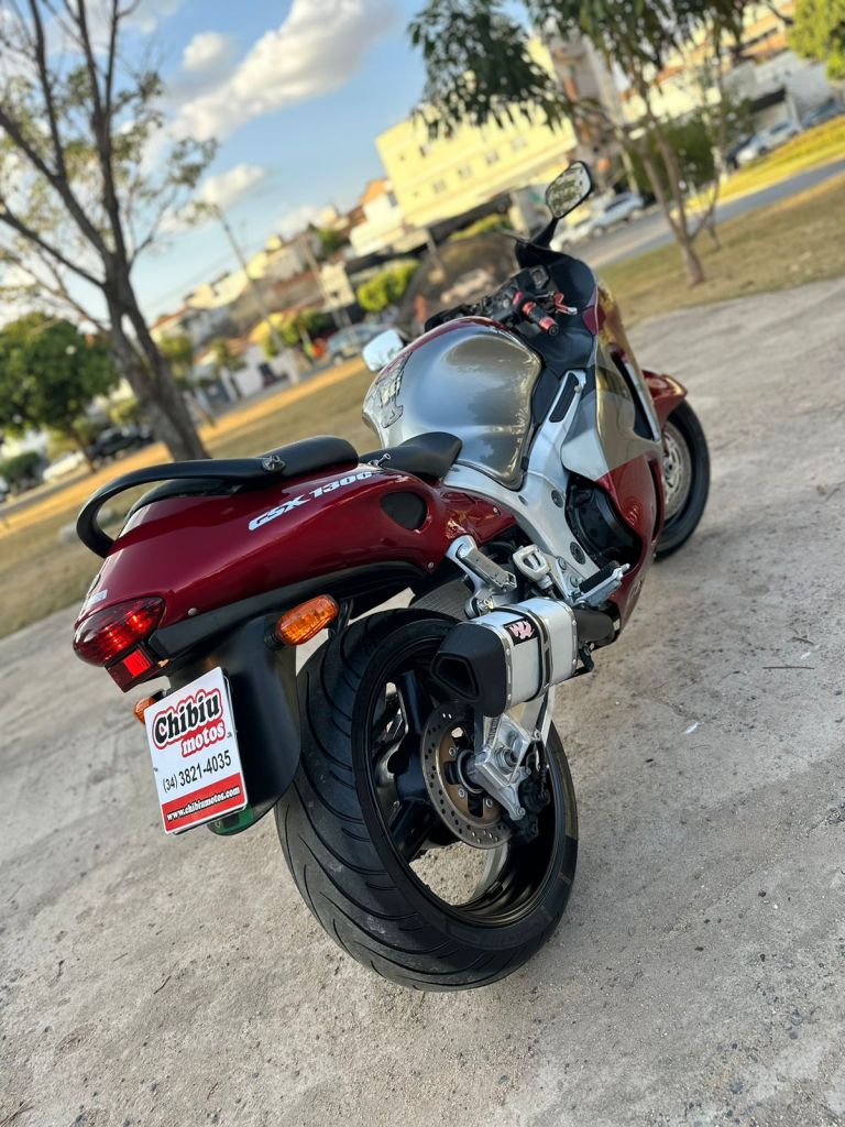 Suzuki GSX 1300 Hayabusa 2001/2001 - Chibiu Motos - Motos Nacionais e Importadas, Oficina Especializada, Loja de PeÃ§as, AcessÃ³rios e Boutique - Patos de Minas/MG