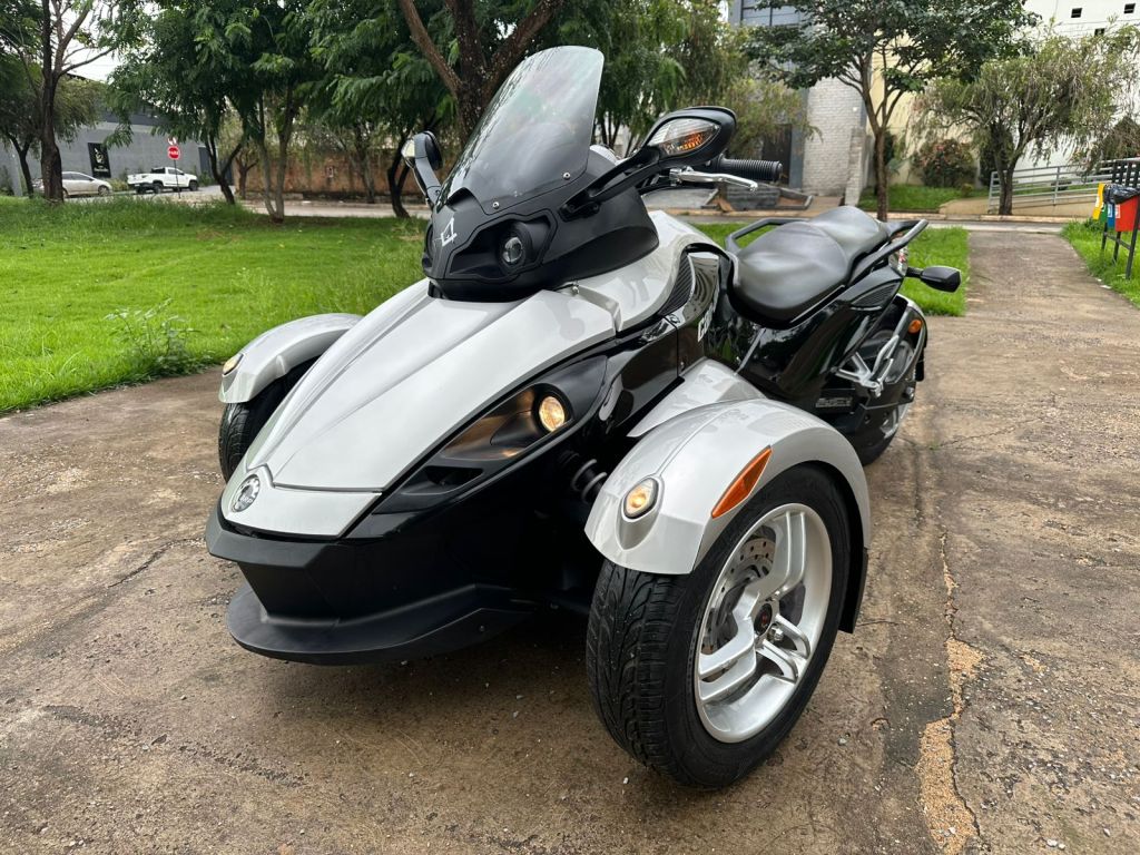 BRP Can Am Spyder 2008/2008 - Chibiu Motos - Motos Nacionais e Importadas, Oficina Especializada, Loja de PeÃ§as, AcessÃ³rios e Boutique - Patos de Minas/MG