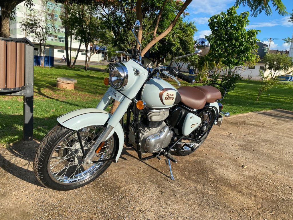 ROYAL ENFIELD  CLASSIC 350 2022/2023 - Chibiu Motos - Motos Nacionais e Importadas, Oficina Especializada, Loja de PeÃ§as, AcessÃ³rios e Boutique - Patos de Minas/MG