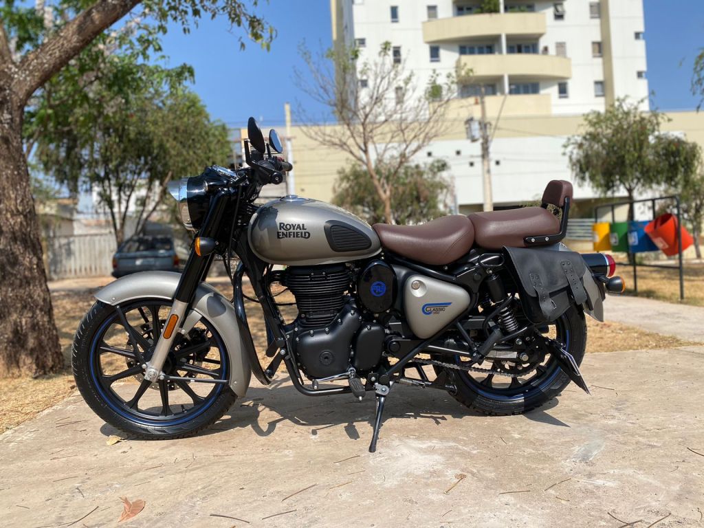 ROYAL ENFIELD  CLASSIC 350 2023/2024 - Chibiu Motos - Motos Nacionais e Importadas, Oficina Especializada, Loja de PeÃ§as, AcessÃ³rios e Boutique - Patos de Minas/MG