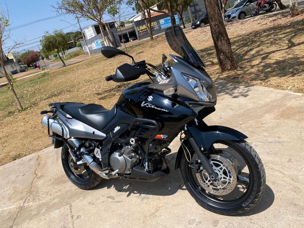 Suzuki V-Strom 1000 2008/2009 - Chibiu Motos - Motos Nacionais e Importadas, Oficina Especializada, Loja de PeÃ§as, AcessÃ³rios e Boutique - Patos de Minas/MG