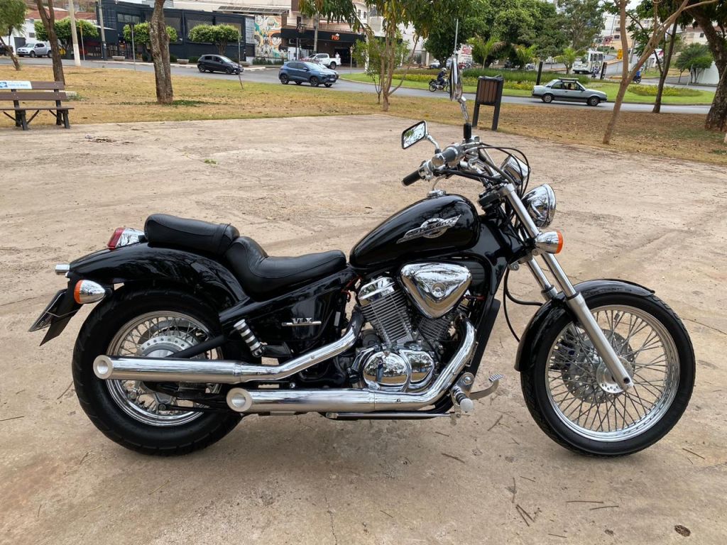 Honda SHADOW 600 2004/2004 - Chibiu Motos - Motos Nacionais e Importadas, Oficina Especializada, Loja de PeÃ§as, AcessÃ³rios e Boutique - Patos de Minas/MG