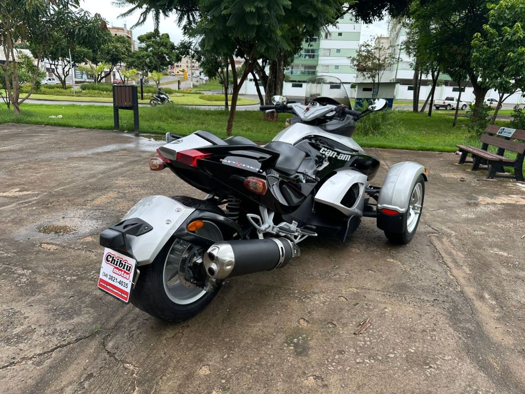 BRP Can Am Spyder 2008/2008 - Chibiu Motos - Motos Nacionais e Importadas, Oficina Especializada, Loja de PeÃ§as, AcessÃ³rios e Boutique - Patos de Minas/MG