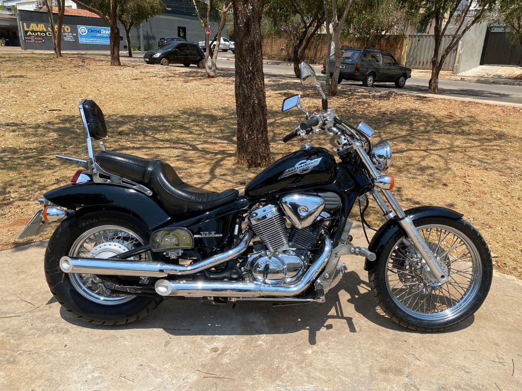 Honda SHADOW 600 2002/2002 - Chibiu Motos - Motos Nacionais e Importadas, Oficina Especializada, Loja de PeÃ§as, AcessÃ³rios e Boutique - Patos de Minas/MG