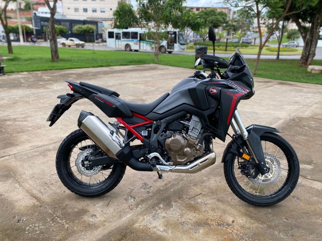 Honda AFRICA TWIN  2022/2022 - Chibiu Motos - Motos Nacionais e Importadas, Oficina Especializada, Loja de PeÃ§as, AcessÃ³rios e Boutique - Patos de Minas/MG