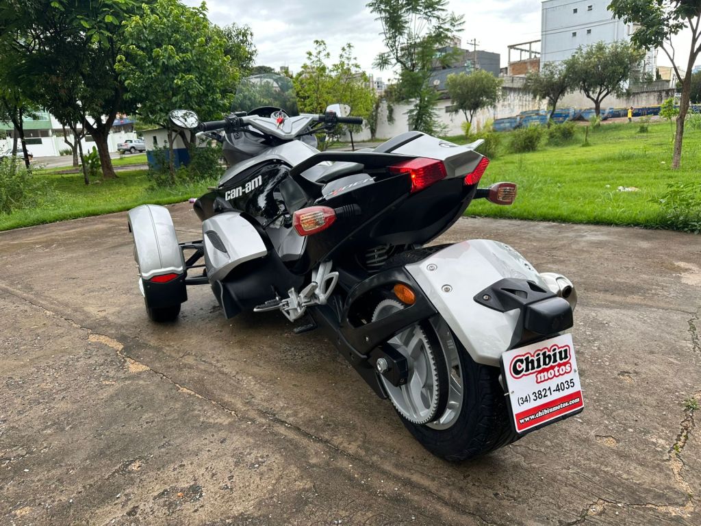 BRP Can Am Spyder 2008/2008 - Chibiu Motos - Motos Nacionais e Importadas, Oficina Especializada, Loja de PeÃ§as, AcessÃ³rios e Boutique - Patos de Minas/MG