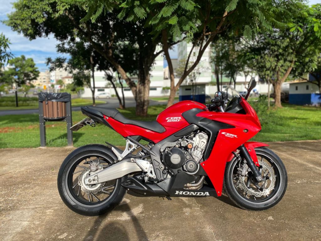 Honda CBR 650 F 2015/2015 - Chibiu Motos - Motos Nacionais e Importadas, Oficina Especializada, Loja de PeÃ§as, AcessÃ³rios e Boutique - Patos de Minas/MG