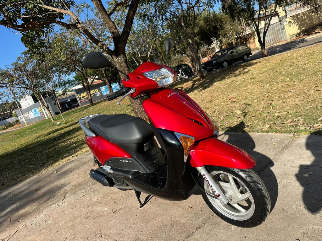 Honda Lead 110 2014/2014 - Chibiu Motos - Motos Nacionais e Importadas, Oficina Especializada, Loja de PeÃ§as, AcessÃ³rios e Boutique - Patos de Minas/MG