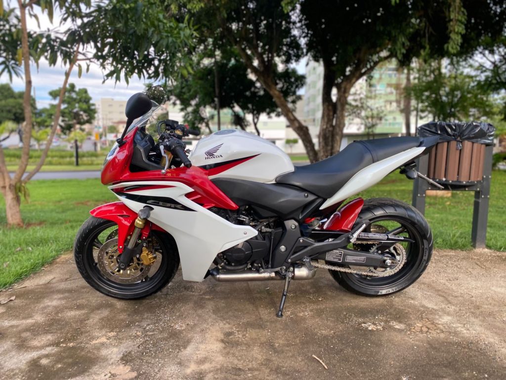 Honda CBR 600 F 2013/2013 - Chibiu Motos - Motos Nacionais e Importadas, Oficina Especializada, Loja de PeÃ§as, AcessÃ³rios e Boutique - Patos de Minas/MG