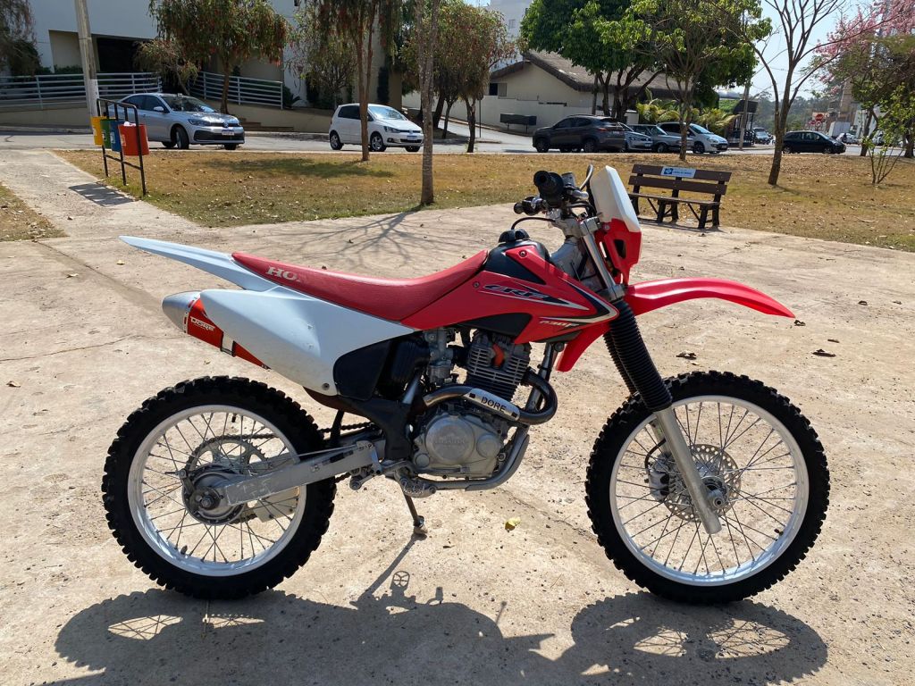 Honda CRF 230 2014/2014 - Chibiu Motos - Motos Nacionais e Importadas, Oficina Especializada, Loja de PeÃ§as, AcessÃ³rios e Boutique - Patos de Minas/MG