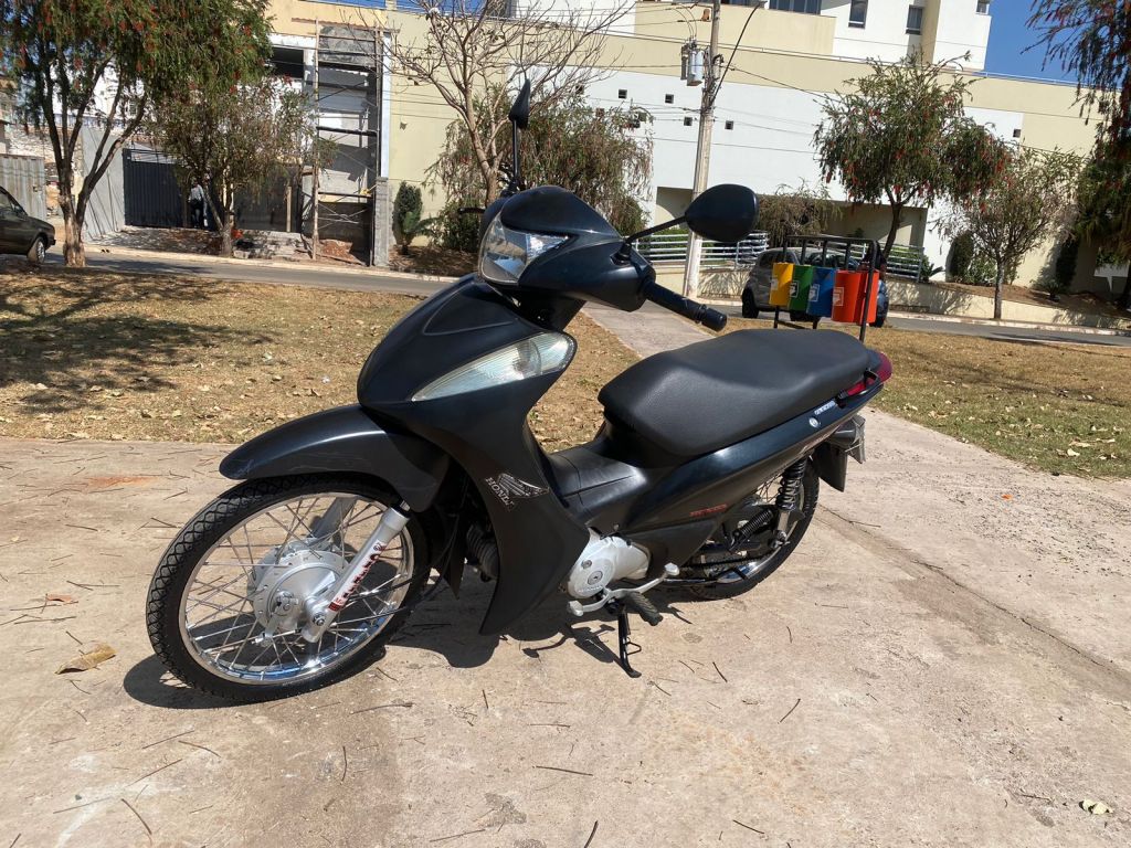 Honda Biz 125 2015/2015 - Chibiu Motos - Motos Nacionais e Importadas, Oficina Especializada, Loja de PeÃ§as, AcessÃ³rios e Boutique - Patos de Minas/MG