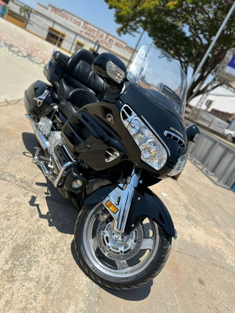 Honda Gold Wing 1800 2000/2001 - Chibiu Motos - Motos Nacionais e Importadas, Oficina Especializada, Loja de PeÃ§as, AcessÃ³rios e Boutique - Patos de Minas/MG