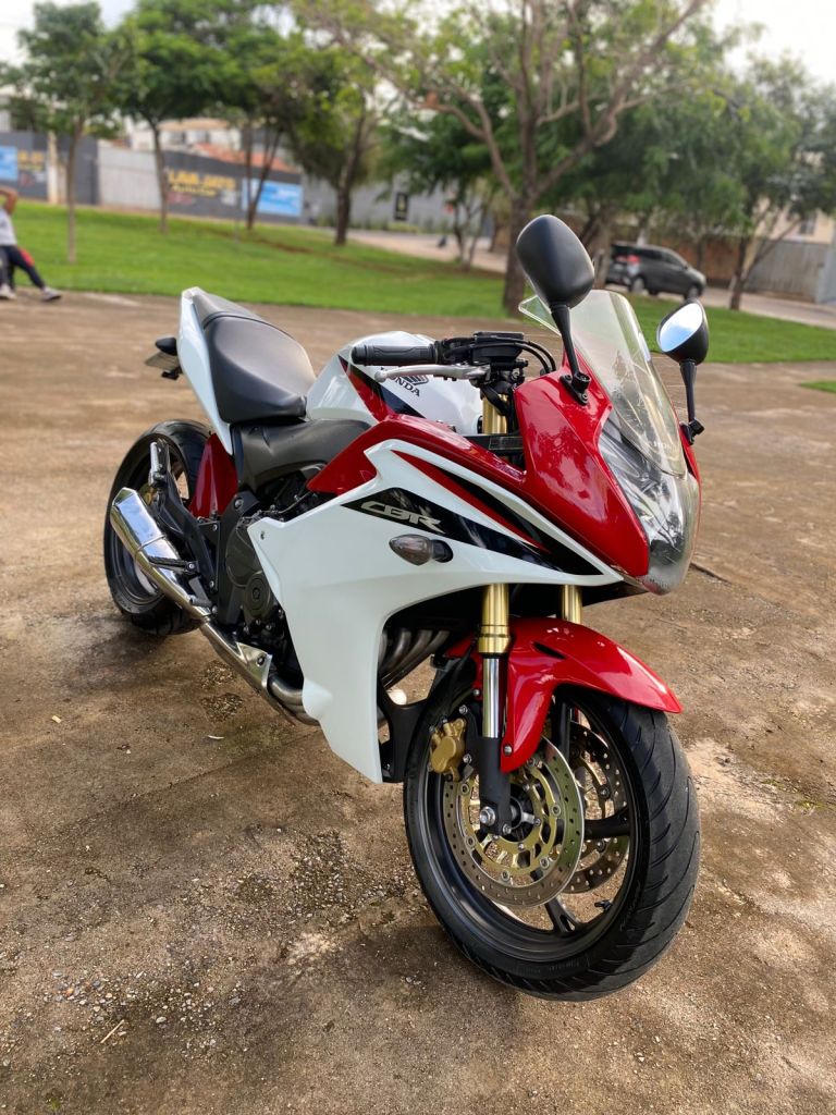 Honda CBR 600 F 2013/2013 - Chibiu Motos - Motos Nacionais e Importadas, Oficina Especializada, Loja de PeÃ§as, AcessÃ³rios e Boutique - Patos de Minas/MG