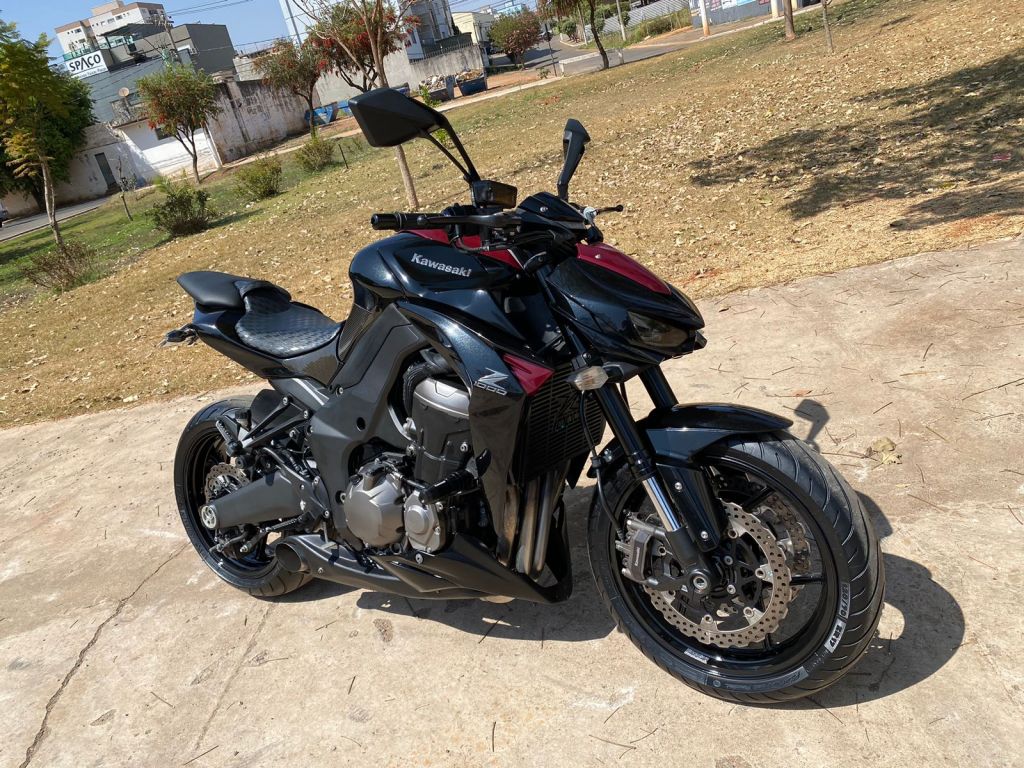 Kawasaki Z 1000 2014/2015 - Chibiu Motos - Motos Nacionais e Importadas, Oficina Especializada, Loja de PeÃ§as, AcessÃ³rios e Boutique - Patos de Minas/MG