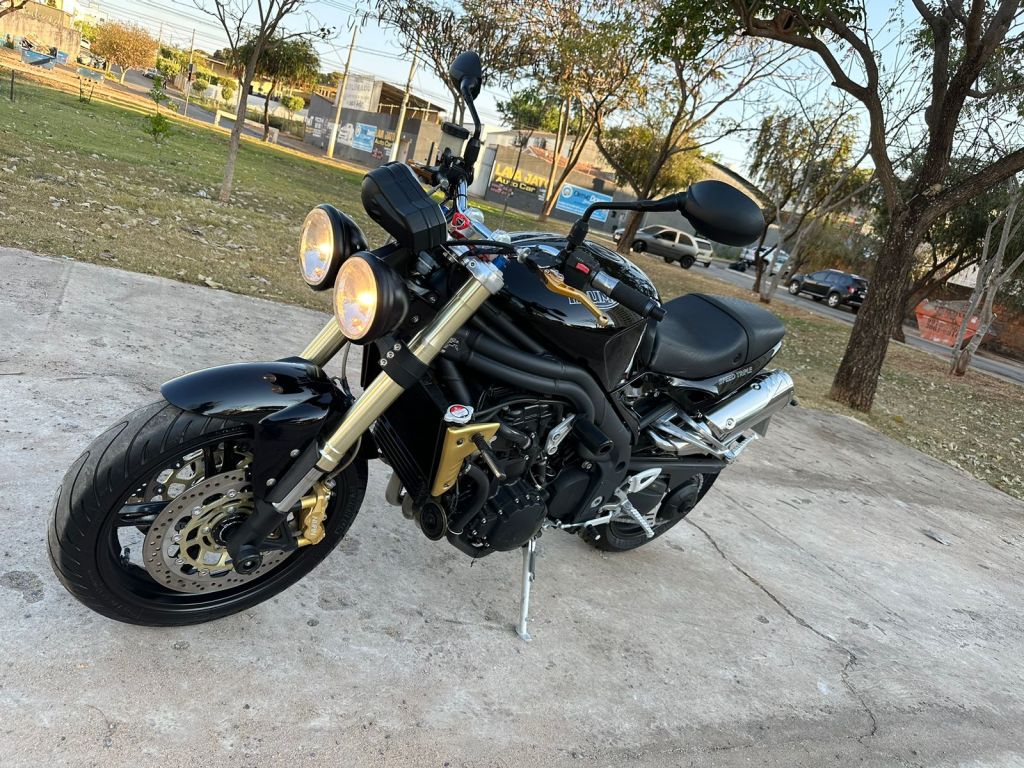 Triumph SPEED TRIPLE 1050 2006/2007 - Chibiu Motos - Motos Nacionais e Importadas, Oficina Especializada, Loja de PeÃ§as, AcessÃ³rios e Boutique - Patos de Minas/MG