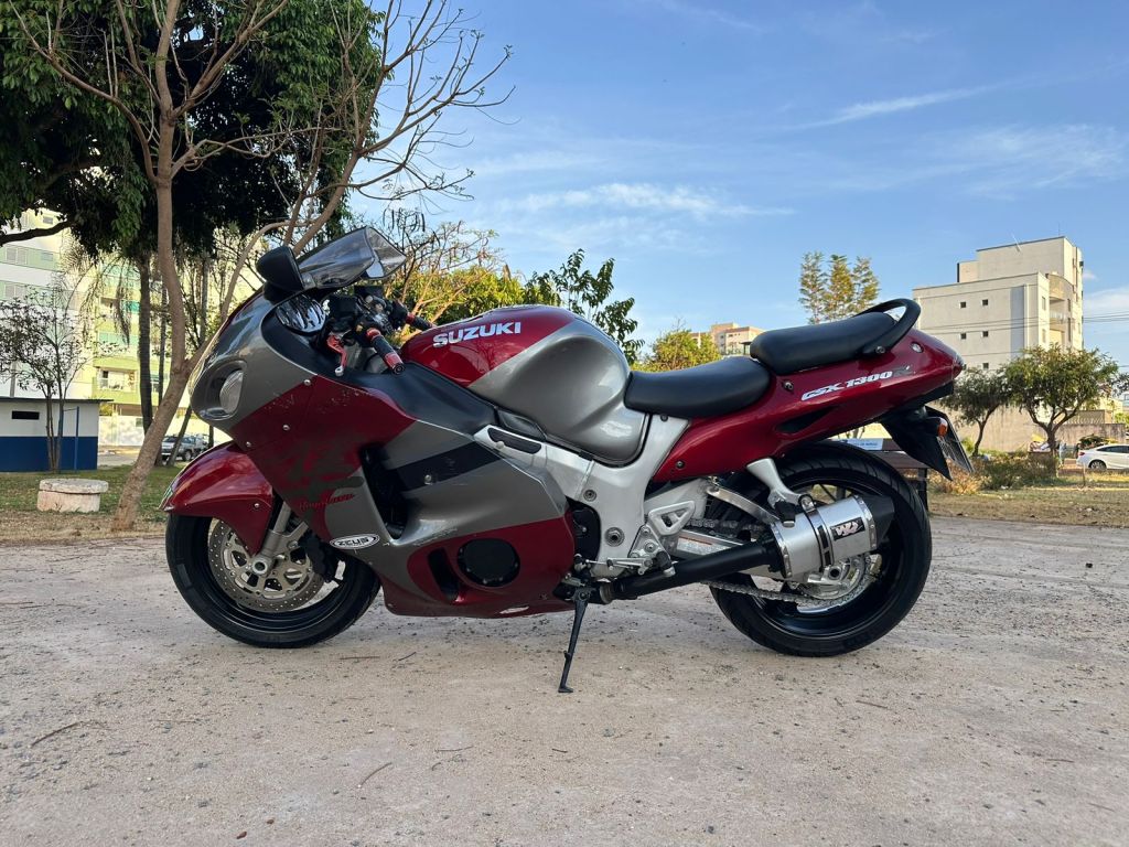 Suzuki GSX 1300 Hayabusa 2001/2001 - Chibiu Motos - Motos Nacionais e Importadas, Oficina Especializada, Loja de PeÃ§as, AcessÃ³rios e Boutique - Patos de Minas/MG