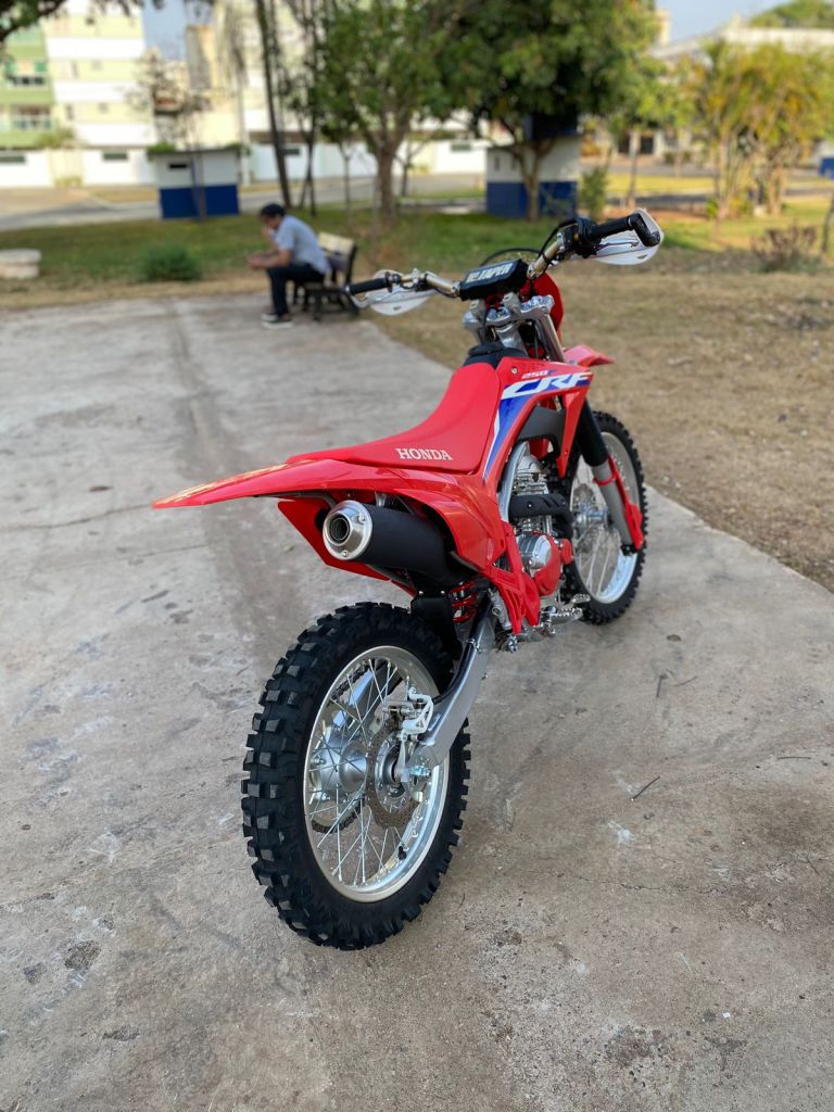 Honda CRF 250 2024/2024 - Chibiu Motos - Motos Nacionais e Importadas, Oficina Especializada, Loja de PeÃ§as, AcessÃ³rios e Boutique - Patos de Minas/MG