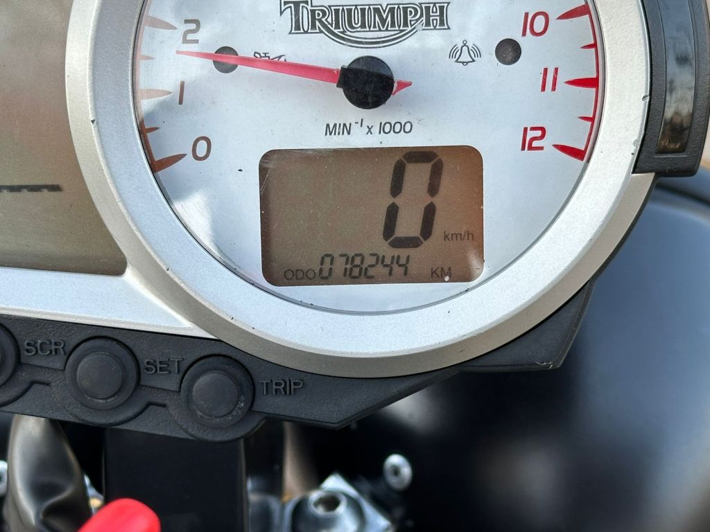 Triumph SPEED TRIPLE 1050 2006/2007 - Chibiu Motos - Motos Nacionais e Importadas, Oficina Especializada, Loja de PeÃ§as, AcessÃ³rios e Boutique - Patos de Minas/MG