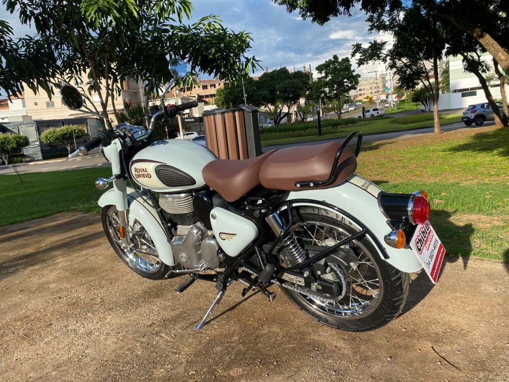 ROYAL ENFIELD  CLASSIC 350 2022/2023 - Chibiu Motos - Motos Nacionais e Importadas, Oficina Especializada, Loja de PeÃ§as, AcessÃ³rios e Boutique - Patos de Minas/MG