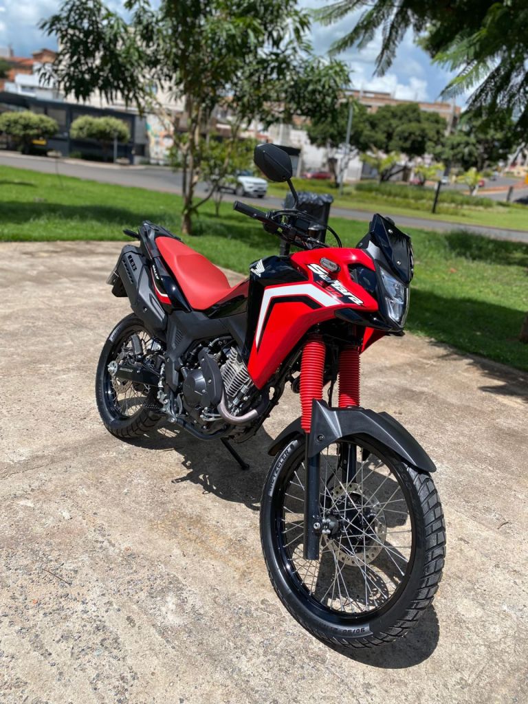 Honda SAHARA 300  2023/2024 - Chibiu Motos - Motos Nacionais e Importadas, Oficina Especializada, Loja de PeÃ§as, AcessÃ³rios e Boutique - Patos de Minas/MG