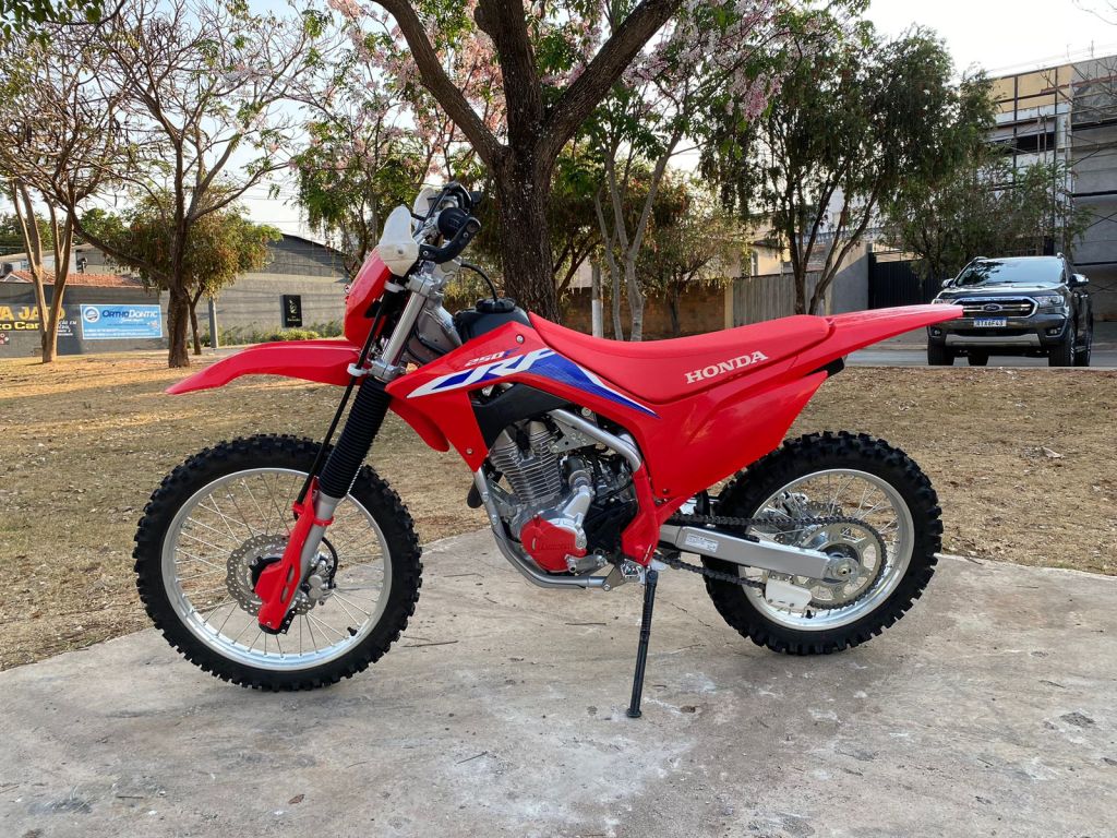 Honda CRF 250 2024/2024 - Chibiu Motos - Motos Nacionais e Importadas, Oficina Especializada, Loja de PeÃ§as, AcessÃ³rios e Boutique - Patos de Minas/MG