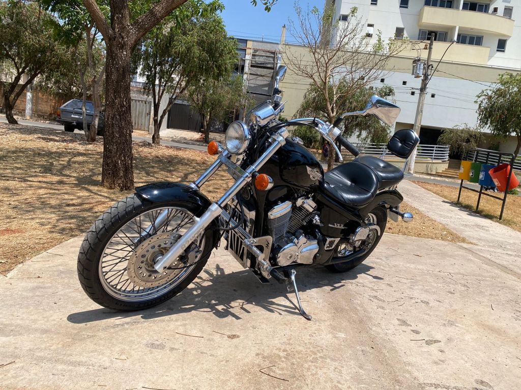 Honda SHADOW 600 2002/2002 - Chibiu Motos - Motos Nacionais e Importadas, Oficina Especializada, Loja de PeÃ§as, AcessÃ³rios e Boutique - Patos de Minas/MG