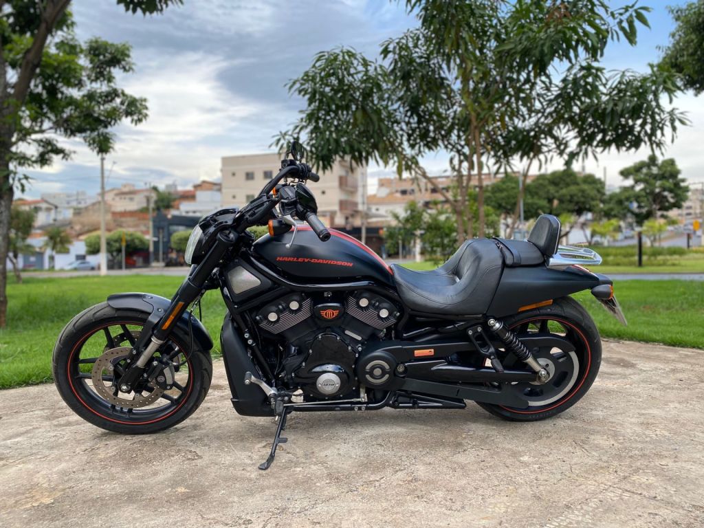 Harley-Davidson VROD 2013/2013 - Chibiu Motos - Motos Nacionais e Importadas, Oficina Especializada, Loja de PeÃ§as, AcessÃ³rios e Boutique - Patos de Minas/MG