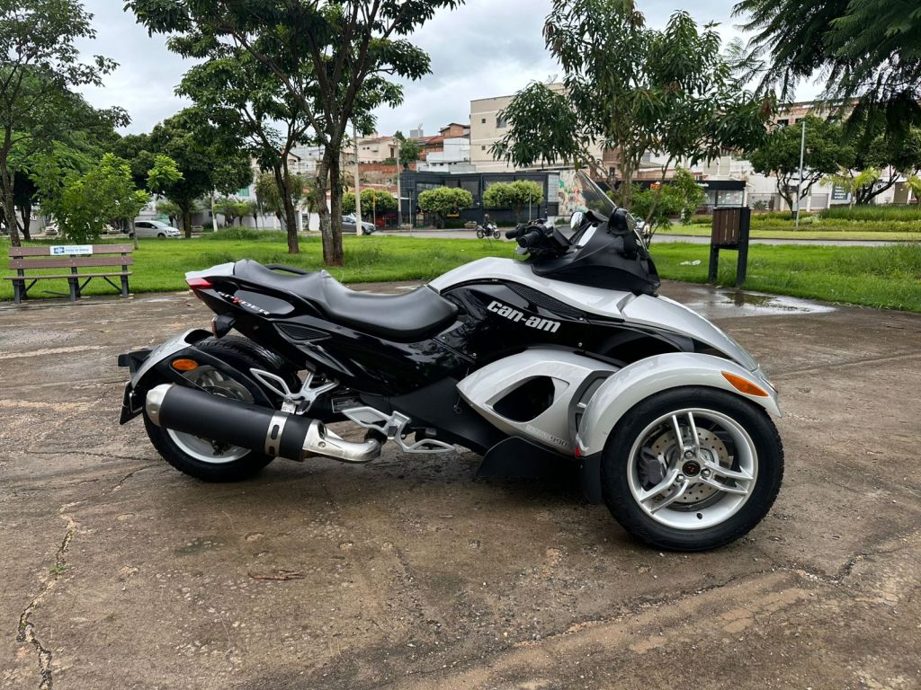 BRP Can Am Spyder 2008/2008 - Chibiu Motos - Motos Nacionais e Importadas, Oficina Especializada, Loja de PeÃ§as, AcessÃ³rios e Boutique - Patos de Minas/MG