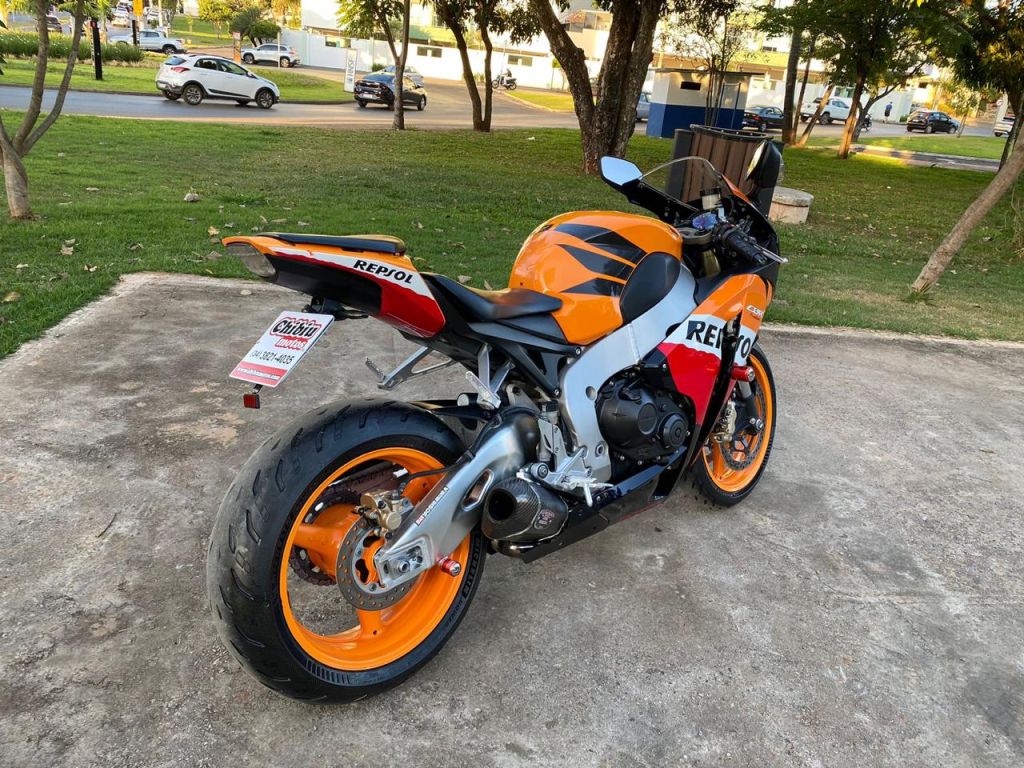 Honda CBR 1000 2010/2011 - Chibiu Motos - Motos Nacionais e Importadas, Oficina Especializada, Loja de PeÃ§as, AcessÃ³rios e Boutique - Patos de Minas/MG