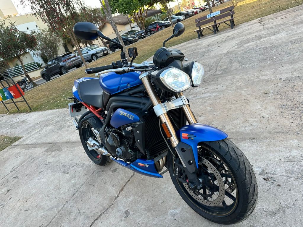 Triumph SPEED TRIPLE 1050 2014/2014 - Chibiu Motos - Motos Nacionais e Importadas, Oficina Especializada, Loja de PeÃ§as, AcessÃ³rios e Boutique - Patos de Minas/MG