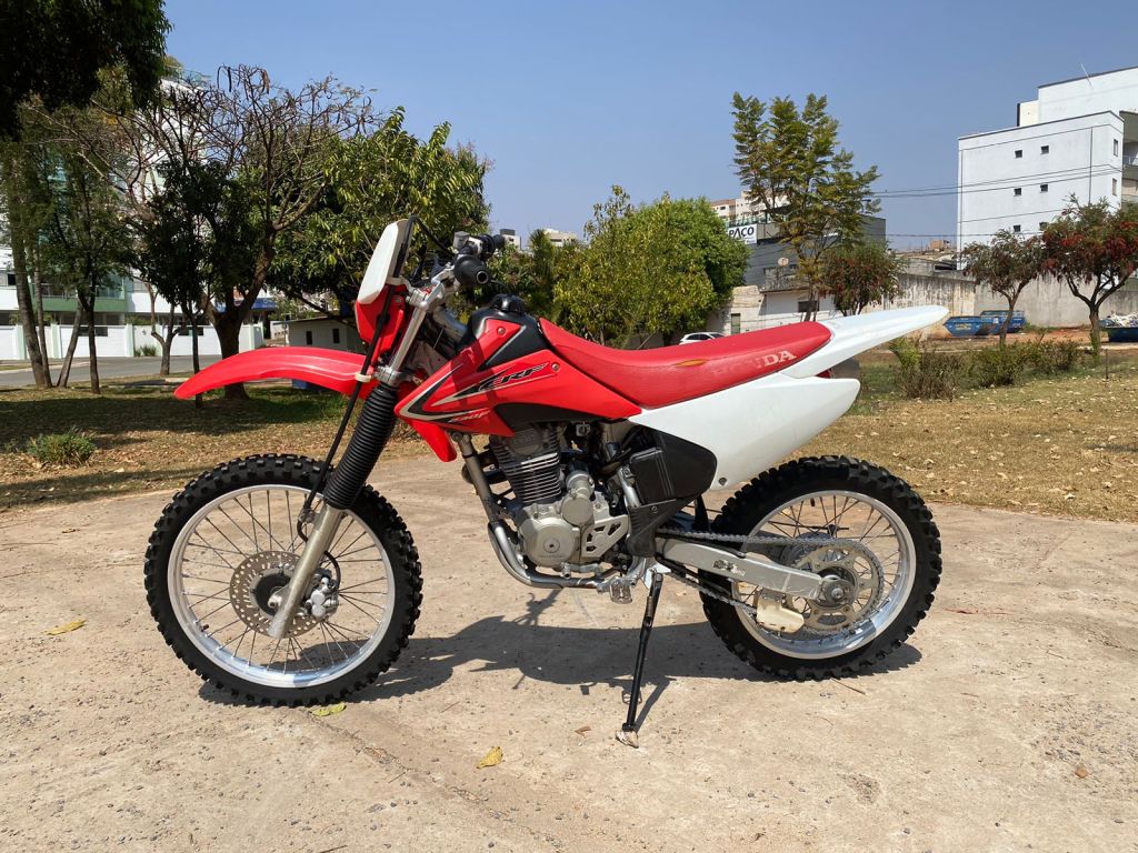 Honda CRF 230 2014/2014 - Chibiu Motos - Motos Nacionais e Importadas, Oficina Especializada, Loja de PeÃ§as, AcessÃ³rios e Boutique - Patos de Minas/MG