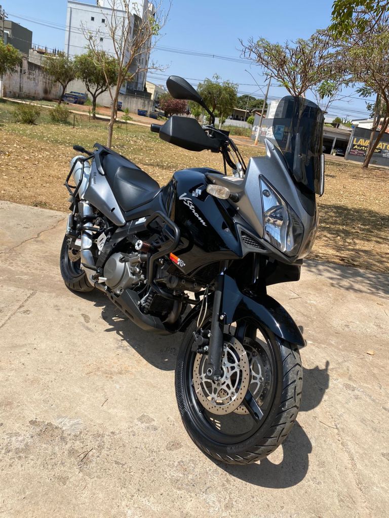 Suzuki V-Strom 1000 2008/2009 - Chibiu Motos - Motos Nacionais e Importadas, Oficina Especializada, Loja de PeÃ§as, AcessÃ³rios e Boutique - Patos de Minas/MG