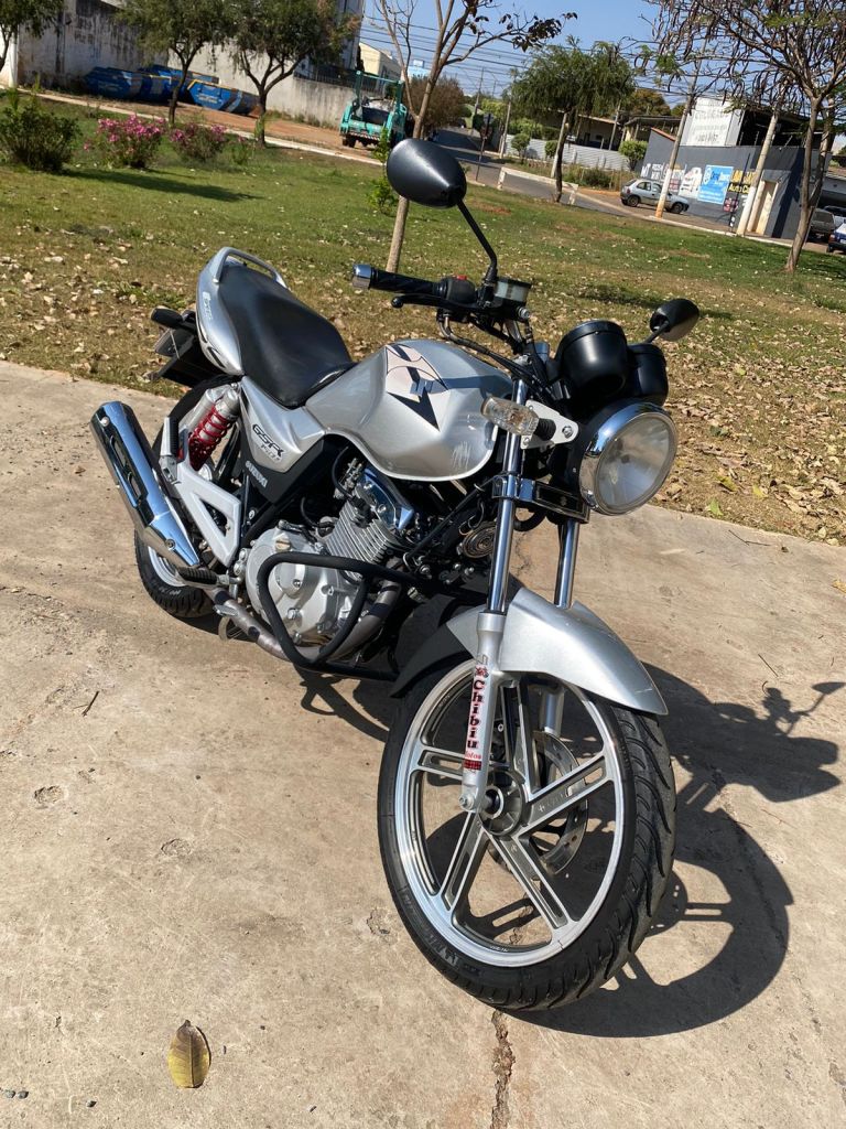 Suzuki GSR 150i  2012/2013 - Chibiu Motos - Motos Nacionais e Importadas, Oficina Especializada, Loja de PeÃ§as, AcessÃ³rios e Boutique - Patos de Minas/MG