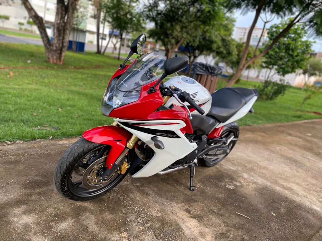 Honda CBR 600 F 2013/2013 - Chibiu Motos - Motos Nacionais e Importadas, Oficina Especializada, Loja de PeÃ§as, AcessÃ³rios e Boutique - Patos de Minas/MG