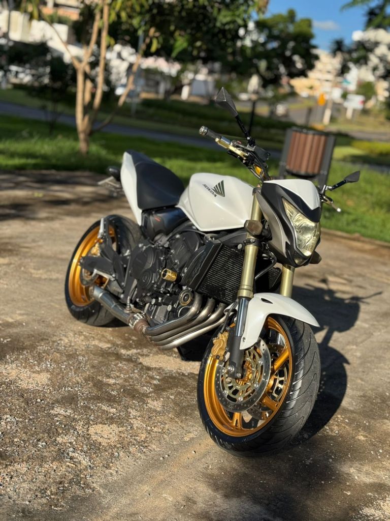 Honda CB 600 Hornet 2011/2012 - Chibiu Motos - Motos Nacionais e Importadas, Oficina Especializada, Loja de PeÃ§as, AcessÃ³rios e Boutique - Patos de Minas/MG