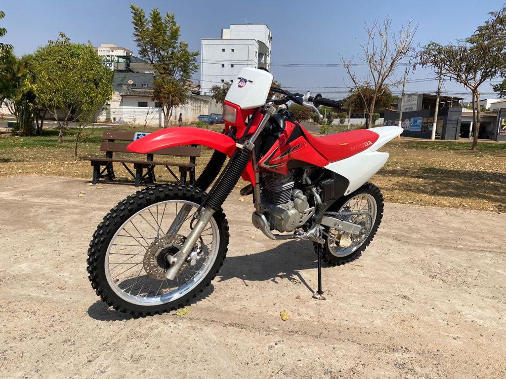 Honda CRF 230 2014/2014 - Chibiu Motos - Motos Nacionais e Importadas, Oficina Especializada, Loja de PeÃ§as, AcessÃ³rios e Boutique - Patos de Minas/MG