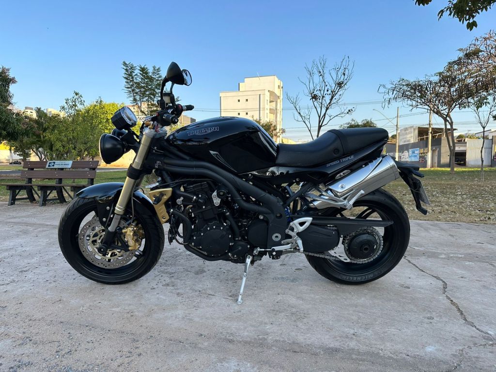 Triumph SPEED TRIPLE 1050 2006/2007 - Chibiu Motos - Motos Nacionais e Importadas, Oficina Especializada, Loja de PeÃ§as, AcessÃ³rios e Boutique - Patos de Minas/MG