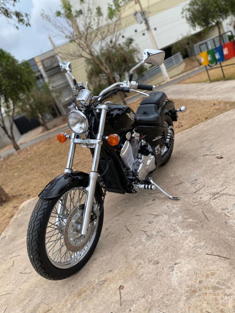 Honda SHADOW 600 2004/2004 - Chibiu Motos - Motos Nacionais e Importadas, Oficina Especializada, Loja de PeÃ§as, AcessÃ³rios e Boutique - Patos de Minas/MG